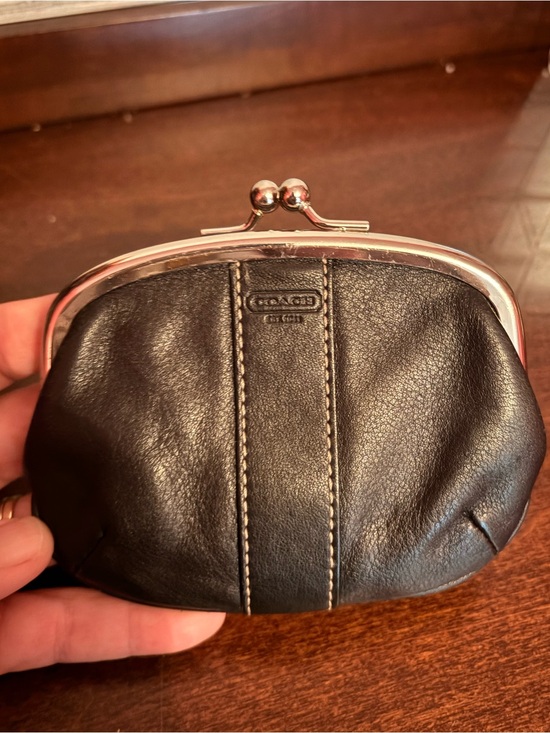 Coach Handbags - Coach Black Leather Kiss-Lock Coin Case